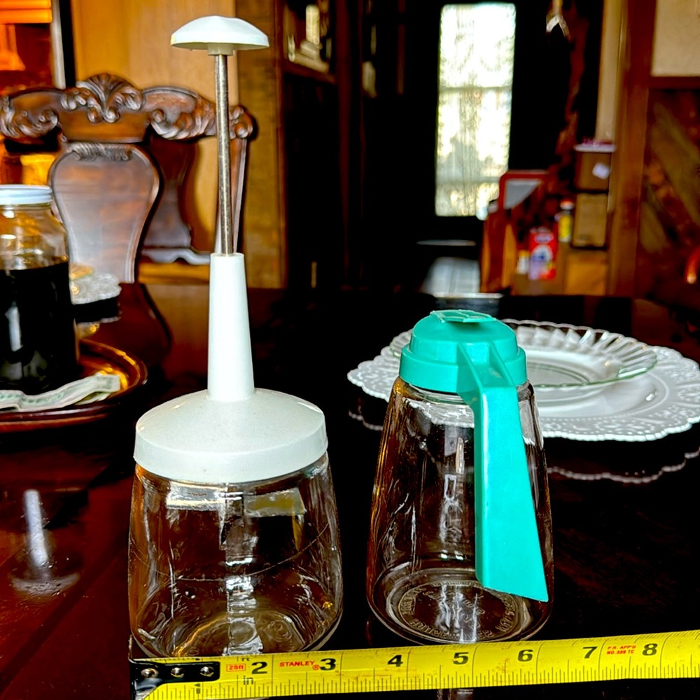 Vintage kitchen tools set by Federal Housewares